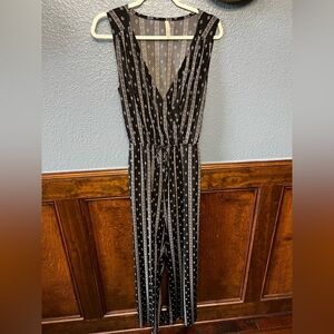 Gilli Black and White Striped Sleeveless Jumpsuit